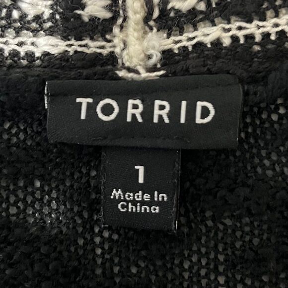 Torrid Black & White Border Trim Cardigan Aztec 3/4 Sleeves size 1X - Picture 6 of 7